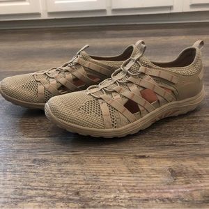 SKECHERS Relaxed Fit Luxe Foam Lifestyle "Reggae Fest" Size 9 EUC